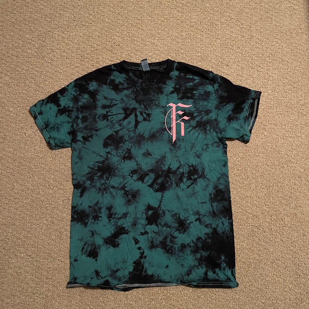 Fit for a king tee size medium